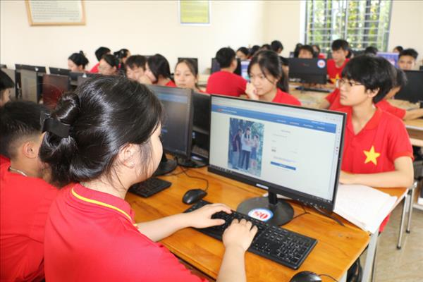 Parlamento vietnamita debate tres proyectos de leyes en ámbito educativo
