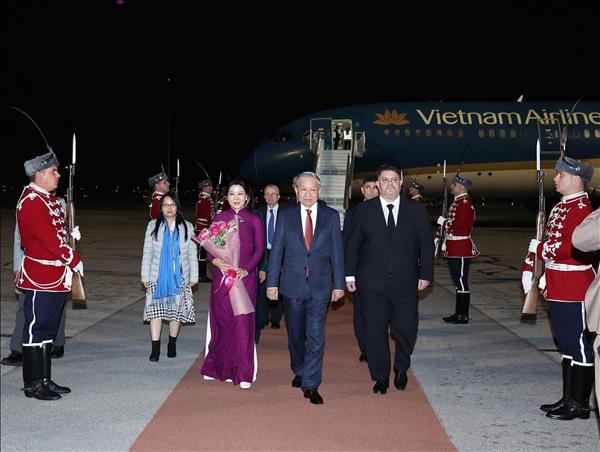 Máximo dirigente partidista de Vietnam llega a Bulgaria para fortalecer lazos bilaterales