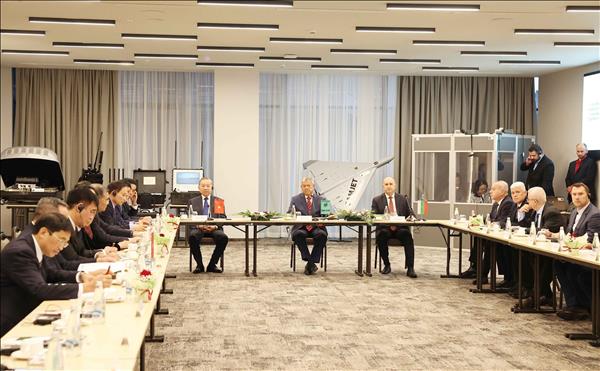 Tổng Bí thư Tô Lâm thăm Công ty công nghiệp quốc phòng Samel-90 của Bulgaria