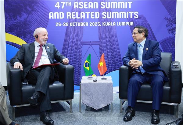 Hội nghị Cấp cao ASEAN 47: Thủ tướng Phạm Minh Chính gặp lãnh đạo các nước Campuchia, Canada và Brazil