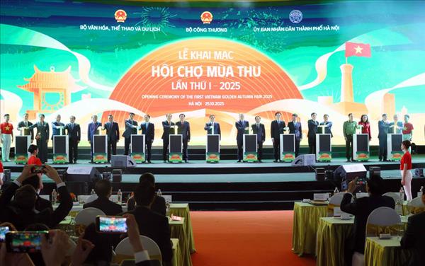 Autumn Fair 2025 kicks off in Hanoi