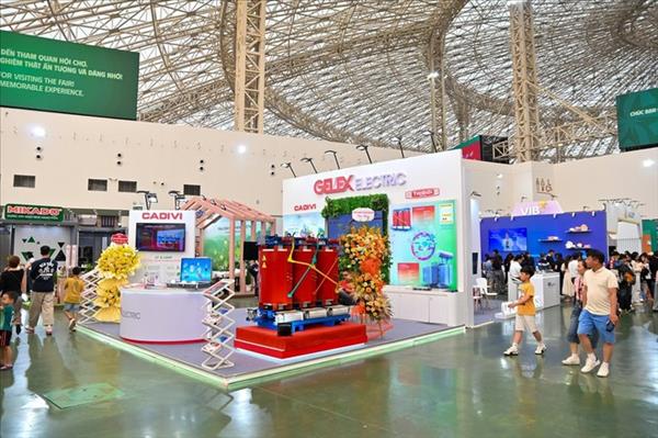 ງານ​ຕະຫຼາດ​ນັດ​ລະ​ດູ​ໃບ​ໄມ້ຫຼົ່ນ ປີ 2025: ໂອ​ກາດ​ເພື່ອ​ໃຫ້​ວິ​ສາ​ຫະ​ກິດ​ເຊື່ອມ​ຕໍ່ ແລະ ແລກ​ປ່ຽນ​ຄ້າ​ຂາຍ