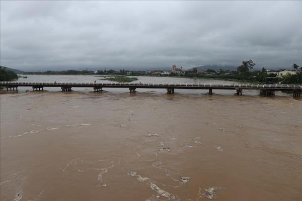Central Vietnam hit by torrential rains till late October