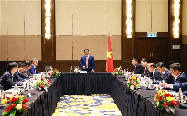Thủ tướng Phạm Minh Chính làm việc với các Đại sứ Việt Nam tại khu vực ASEAN