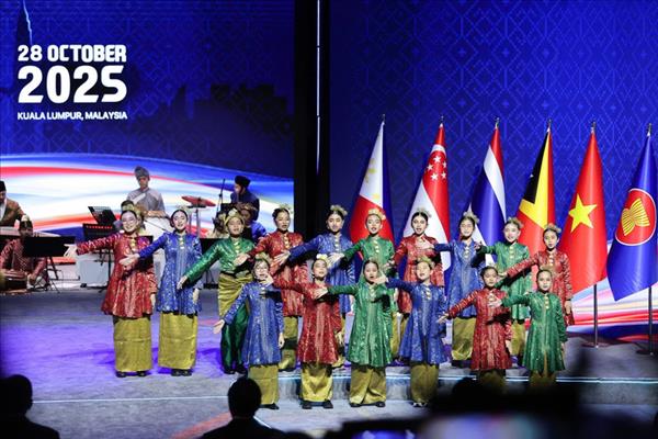 Prime Minister Pham Minh Chinh attends closing ceremony of 47th ASEAN Summit