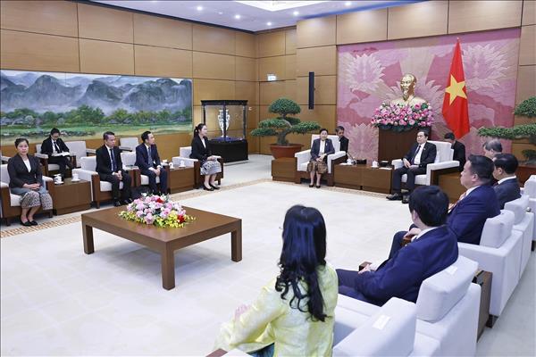 Chủ tịch Quốc hội Trần Thanh Mẫn tiếp Chánh án Tòa án nhân dân tối cao Lào