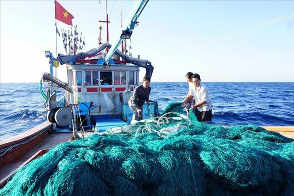 Guardia Costera e Vietnam lanza una campaña intensiva contra la pesca ilegal