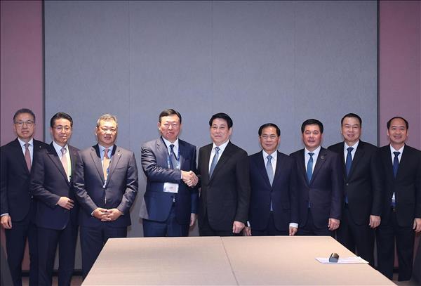 Tuần lễ Cấp cao APEC 2025: Chủ tịch nước Lương Cường tiếp Chủ tịch Tập đoàn Lotte