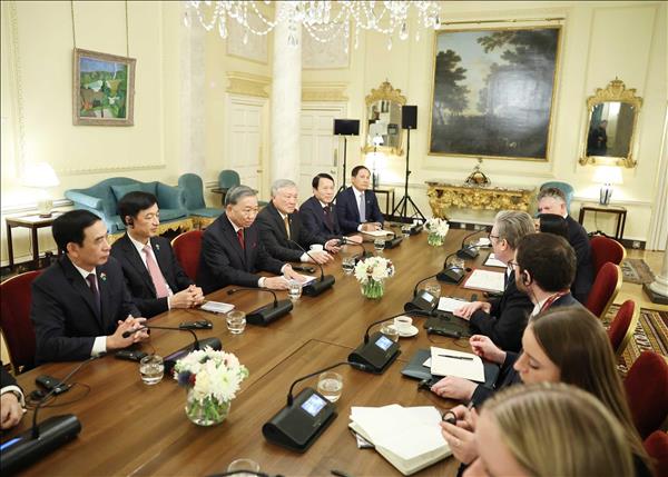 Thủ tướng Liên hiệp Vương quốc Anh và Bắc Ireland chủ trì Lễ đón chính thức và hội đàm với Tổng Bí thư Tô Lâm