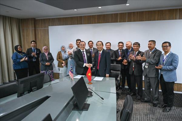 Vietnam, Malaysia enhance cooperation in combating illegal fishing
