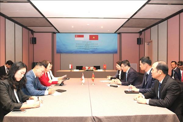 Tuần lễ Cấp cao APEC 2025: Việt Nam và Singapore ký MOC thương mại gạo