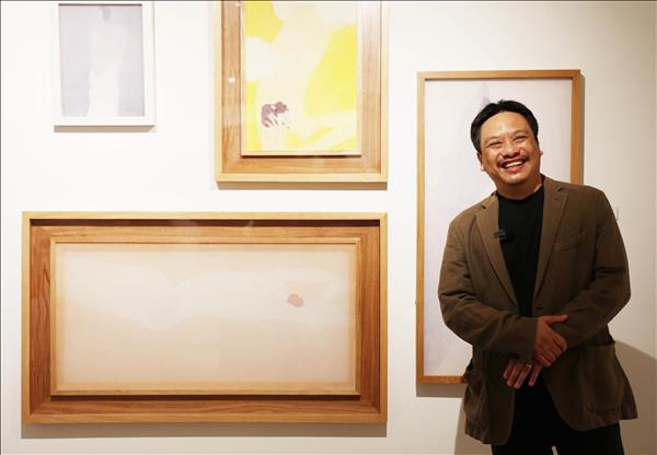 Nhà thiết kế Quách Thái Công lần đầu giám tuyển tranh Bùi Tiến Tuấn