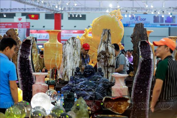 Hội chợ Mùa Thu - 2025: Tôn vinh nghệ thuật chế tác và giá trị đá quý Việt Nam