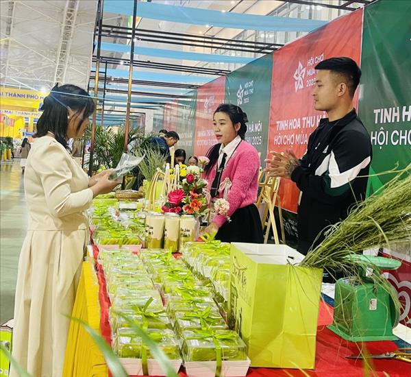 Autumn Fair 2025 showcases essence of Hanoi