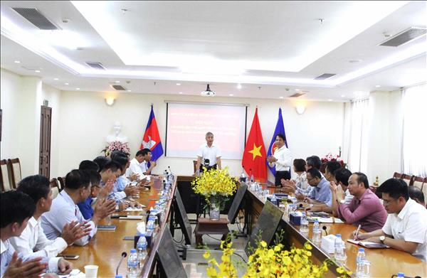 Góp ý dự thảo văn kiện Đại hội XIV của Đảng: Trí thức người Việt tại Campuchia tâm đắc tư tưởng lấy dân làm gốc