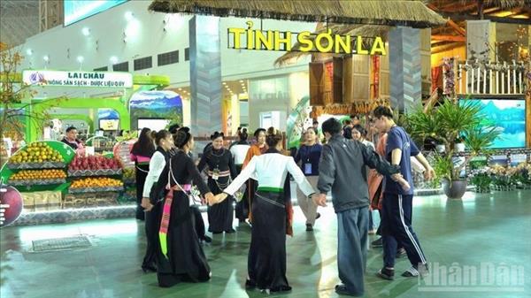 Шонла привносит дух северо-западной культуры на Осеннюю ярмарку 2025 года