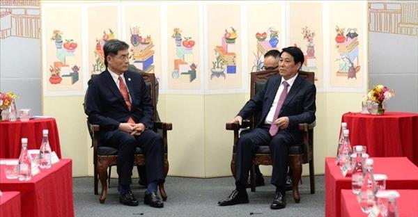 ປ​ະ​ທານ​ປະ​ເທດ​ ເລືອງ​ເກື່ອງ ຢ້ຽມ​ຢາມ​ນະ​ຄອນ ບູ​ຊານ, ສ.ເກົາຫຼີ