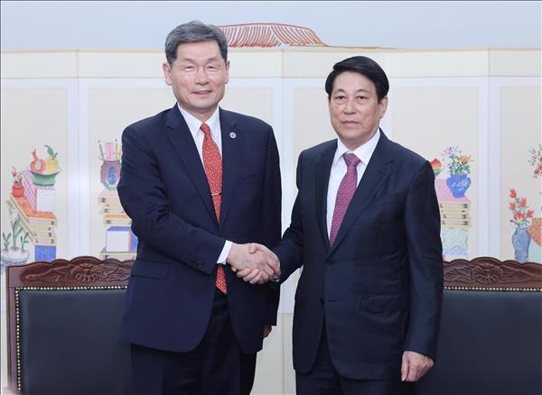Chủ tịch nước Lương Cường tiếp Chủ tịch Quỹ giao lưu quốc tế Hàn Quốc