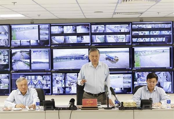 Máximo dirigente partidista insta a acelerar la recuperación tras inundaciones en Hue