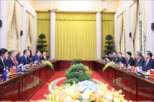 Chủ tịch nước Lương Cường tiếp Bộ trưởng Bộ Chiến tranh Hoa Kỳ