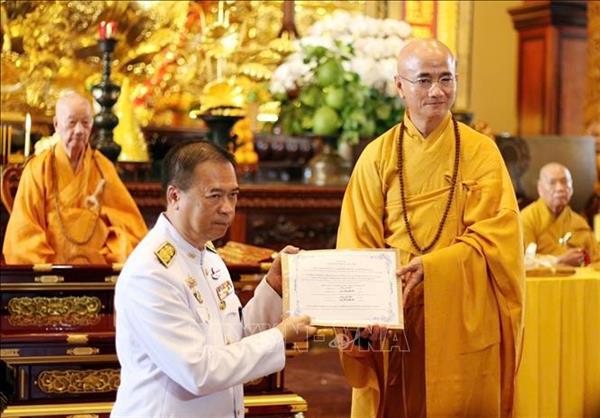 通过宗教活动增进友谊和文化交流