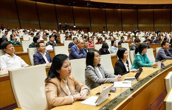 Parlamento de Vietnam analiza normas judiciales relacionadas con la administración local de dos niveles