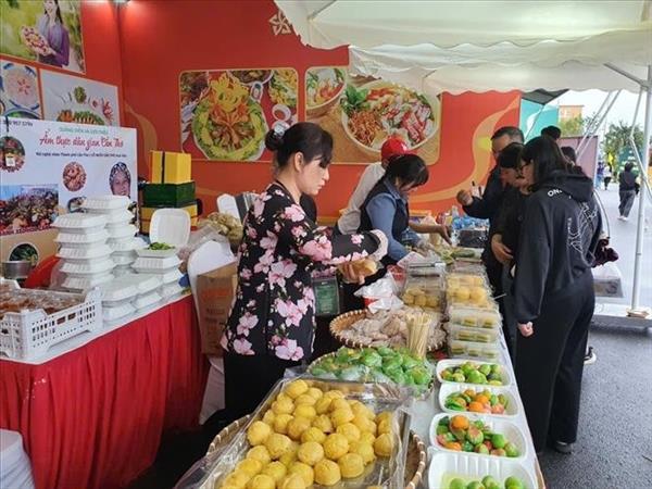 Mekong Delta cuisine delights visitors at Autumn Fair 2025
