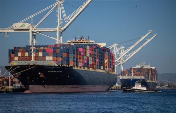 ປ​ະ​ທາ​ນາ​ທິ​ບໍ​ດີ ອາ​ເມ​ລິ​ກາ Donald Trump ເຊັນ​ຄຳ​ສັ່ງຫຼຸດ​ຜ່ອນ​ພາ​ສີ​ສຳ​ລັບ​ສິນ​ຄ້າ​ ຈີນ ​ທີ່​ກ່ຽວ​ຂ້ອງ​ເຖິງ fentanyl