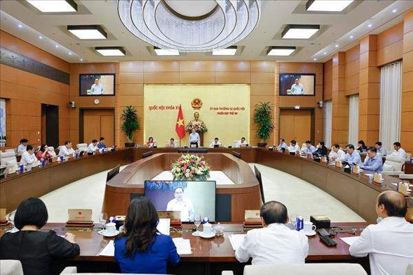 Comité Permanente del Parlamento de Vietnam analiza una amplia agenda en su 51ª reunión