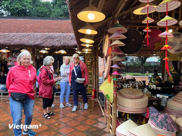 ແຂກ​ທ່ອງ​ທ່ຽວ​ສາ​ກົນ​ມາທ່ຽວ ຫວຽດ​ນາມ ໃນ​ເດືອນ​ຕຸ​ລາ ມີ​ລະ​ດັບ​ສູງ​ສະ​ຖິ​ຕິ