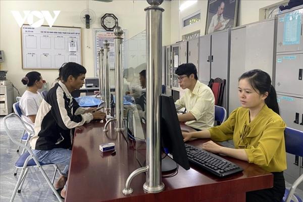 4 ເດືອນ​ປະ​ຕິ​ບັດ​ຮູບ​ແບບ​ອຳ​ນາດ​ການ​ປົກ​ຄອງ 2 ຂັ້ນ: ບັນ​ດາ​ບາດ​ກ້າວ​ຫັນ​ປ່ຽນ​ທຳ​ອິດ ແລະ ການ​ກຳ​ນົດ​ທິດ​ໃຫ້​ແກ່ໄລຍະ​ທາງ​ຕໍ່​ໄປ