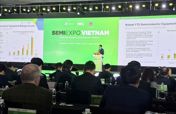 វៀតណាមមានលក្ខខណ្ឌគ្រប់គ្រាន់សម្រាប់លើកកម្ពស់ឋានៈក្នុងខ្សែសង្វាក់ផ្គត់ផ្គង់ឧស្សាហកម្មស៊ីមីកុងដុកទ័រ