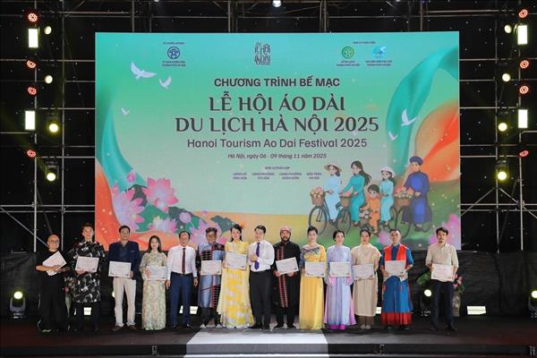 Lễ hội Áo dài Du lịch Hà Nội 2025: Tỏa sáng tinh hoa di sản Việt