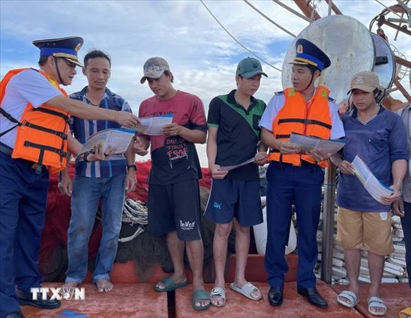 Dong Thap mejora eficacia del modelo de cooperativas de pesca