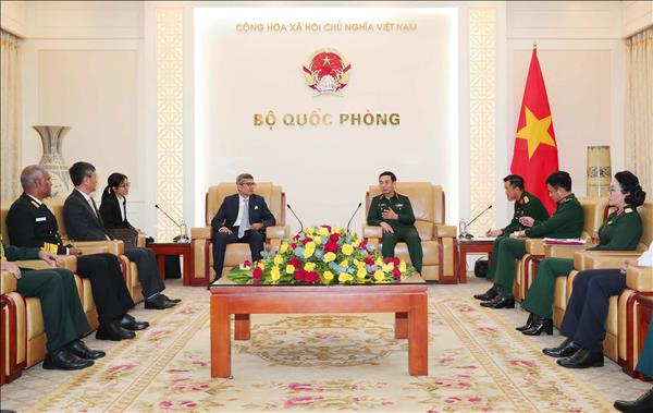 Đại tướng Phan Văn Giang tiếp Thư ký Quốc phòng Ấn Độ Rajesh Kumar Singh