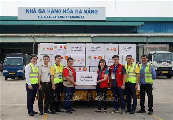 ASEAN humanitarian centre delivers emergency aid to flood-hit residents in Da Nang