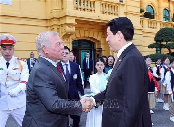 Rey de Jordania inicia visita oficial a Vietnam