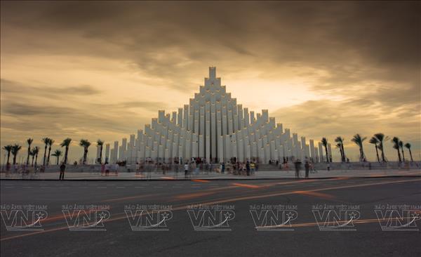 Tháp Tam Thắng - Biểu tượng mới, niềm tự hào của TP. Hồ Chí Minh