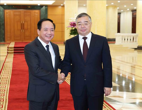 Trưởng Ban Tuyên giáo và Dân vận Trung ương Trịnh Văn Quyết hội đàm với Trưởng Ban Tuyên truyền Trung ương Đảng Cộng sản Trung Quốc Lý Thư Lỗi