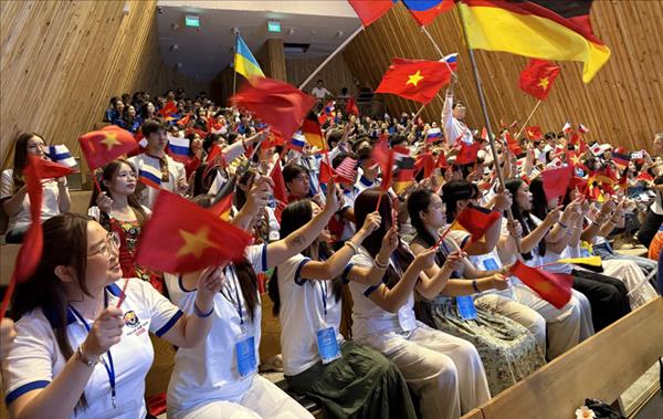 Potenciar la fuerza global de Vietnam: el rol clave de la comunidad en el extranjero