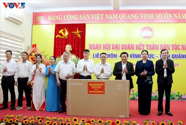 យកចិត្តទុកដាក់ចំពោះសន្តិសុខសង្គម ធានាថា មនុស្សគ្រប់គ្នាអាចទទួលបានសេវាកម្មសំខាន់ៗ