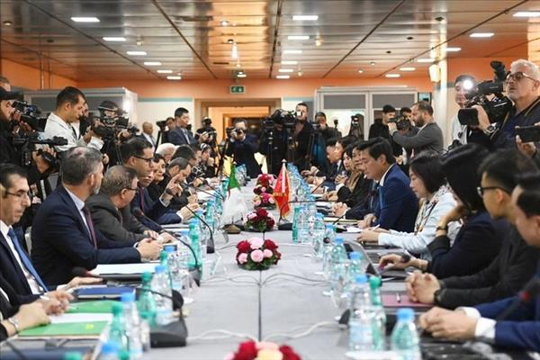 ຫວຽດ​ນາມ - ອານ​ເຊ​ຣີ ດຳ​ເນີນກອງ​ປະ​ຊຸມ​ຄະ​ນະ​ກຳ​ມະ​ການ​ຮ່ວມ​ມື​ທະ​ວີ​ພາ​ຄີ​ລະ​ຫວ່າງ​ລັດ​ຖະ​ບານ​ຄັ້ງ​ທີ 13