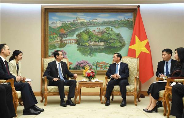 Phó Thủ tướng Bùi Thanh Sơn tiếp Đại sứ Trung Quốc Hà Vĩ