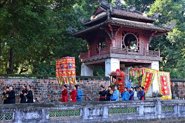 Nhân Mỹ học đường với tình yêu di sản Hán Nôm và hun đúc tinh thần hiếu học của người Việt