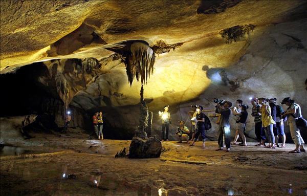 Kỳ quan Phong Nha - Kẻ Bảng