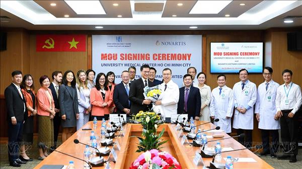 Hợp tác thúc đẩy đổi mới y tế và nâng cao chất lượng chăm sóc người bệnh