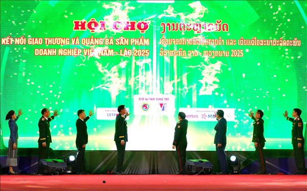 Hội chợ kết nối giao thương Việt – Lào mở ra cơ hội hợp tác mới