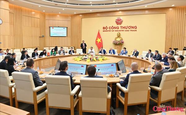 Le Vietnam et la Russie renforcent leur coopération dans lindustrie et linnovation