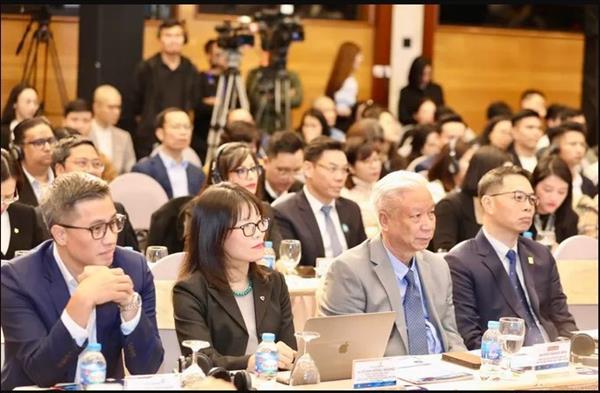 Vietnam registra casi 18 mil millones de transacciones sin efectivo en nueve meses