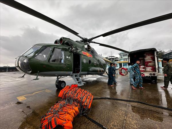 Helicopters deployed as Gia Lai, Dak Lak race to respond to severe flooding